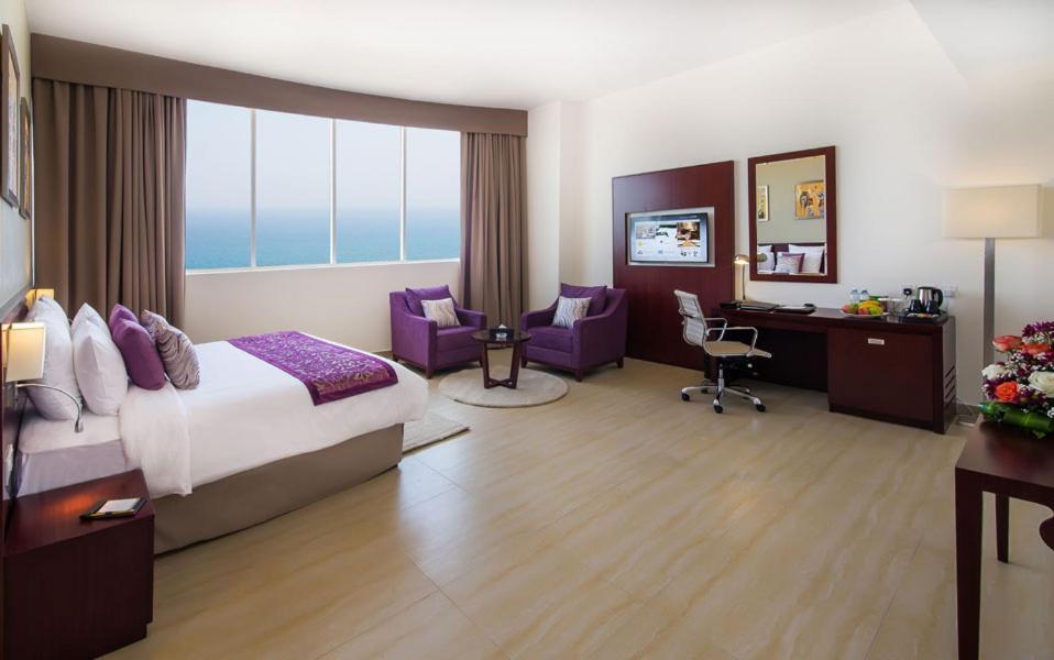 V Hotel Fujairah Exterior photo